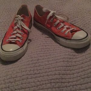 Orange toe-dye low too converse